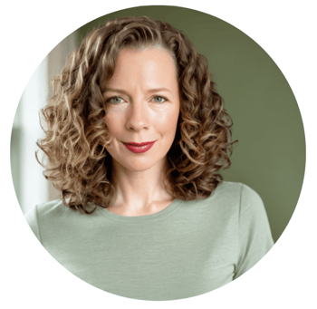 Maike ist deine kraftvolle Begleiterin, die Entwicklung möglich macht, Klarheit schafft und Unternehmen in Bewegung bringt.